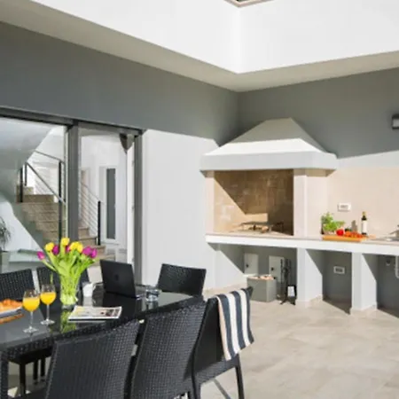 Villa Carolina Di Medulin Pool & View Retreat Διαμέρισμα *