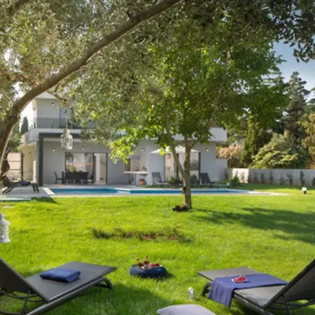 Villa Carolina Di Medulin Pool & View Retreat * Μεντουλίν
