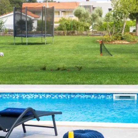 Villa Carolina Di Medulin Pool & View Retreat *
